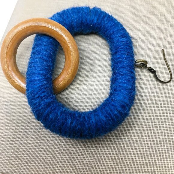 Handmade Oval Ocean Blue Wool Wrapped Chunky Wood Dangle Chain Earrings - Picture 4 of 11